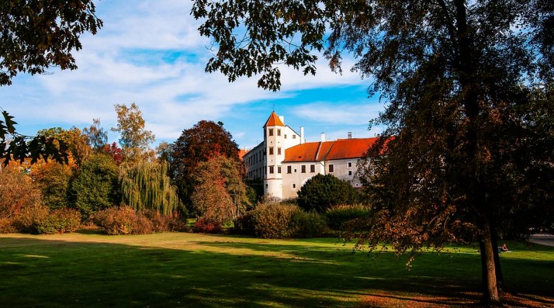 3 české hrady a zámky, na kterých bydlely princezny. Tedy alespoň ve filmech