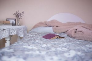 Drobnosti, které dělají ložnici příjemným místem