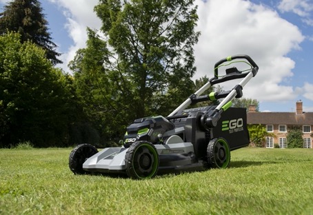 Poslední sekání roku: co byste měli vědět, než uložíte sekačku