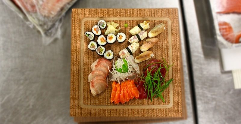 Sushi se rozváží až domů. Lidé o rozvoz mají stále větší zájem